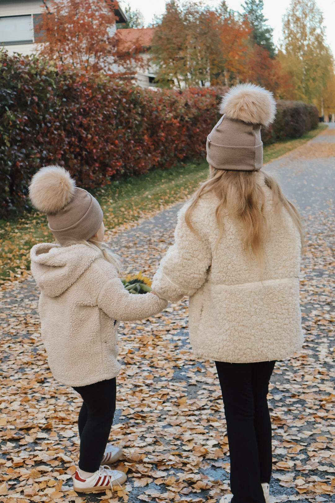 VILJA HANDMADE Merinovillapipo Tupsulla tai Ilman