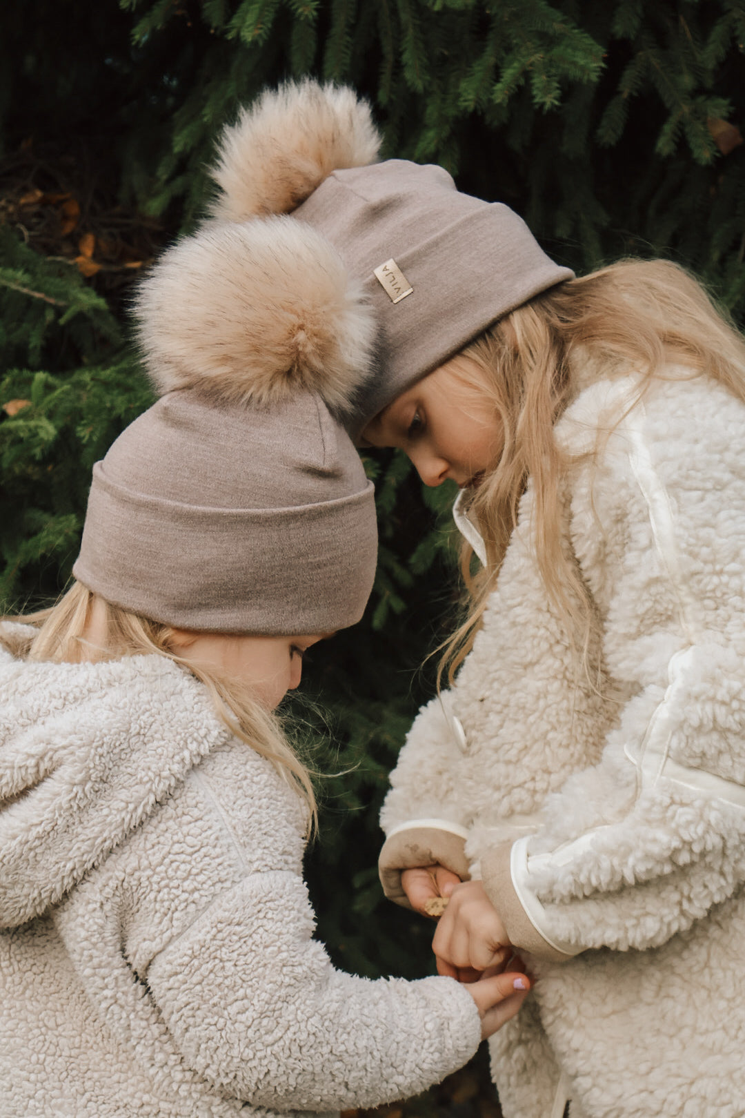 VILJA HANDMADE Merinovillapipo Tupsulla tai Ilman